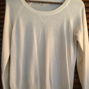 Cozy white sweater for Fall size Medium Forever 21